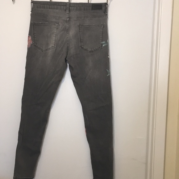 Zara Basic Denim Floral Jeans- great quality! - Picture 3 of 4